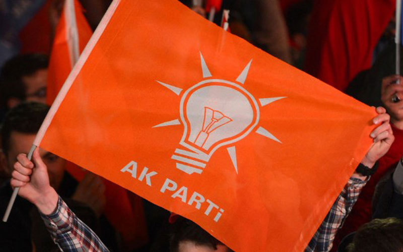 İzmir AKP'de flaş gelişme