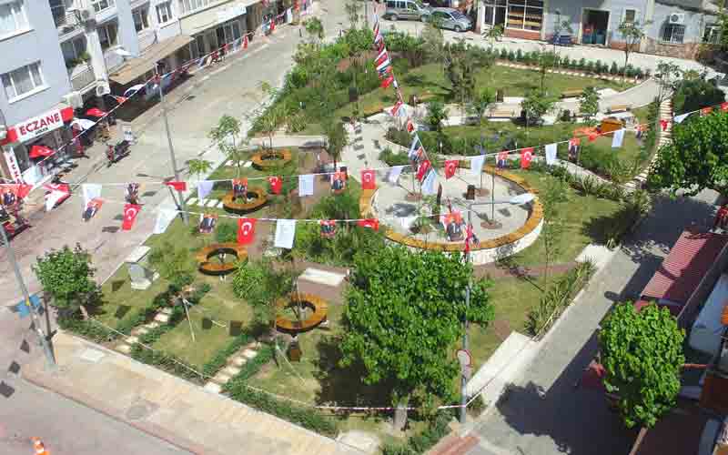 Kültür merkezinin yerine Atatürk Parkı açıldı
