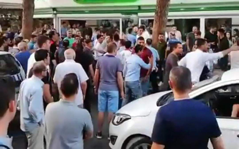İzmir'de polise saldırı şüphelisi 3 kişi gözaltına alındı