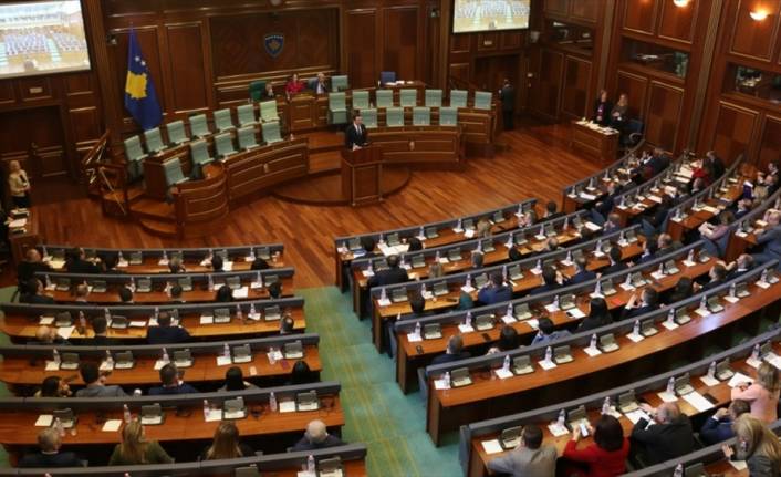 Kosova’da koalisyon hükümeti düştü