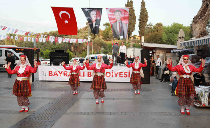 Bayraklı'da 'Cumhuriyet Bayramı' etkinliklerle kutlandı