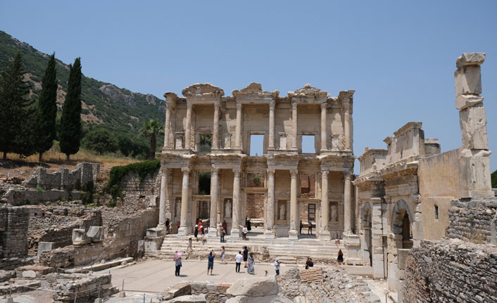 Efes’in zenginliği göz kamaştırıyor