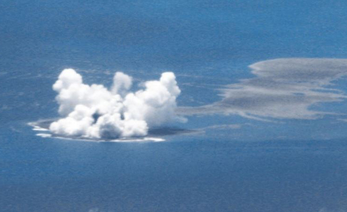 Japonya’da volkanik patlama sonrası ada keşfedildi