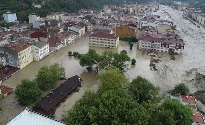 Sel felaketinde can kaybı 62 oldu