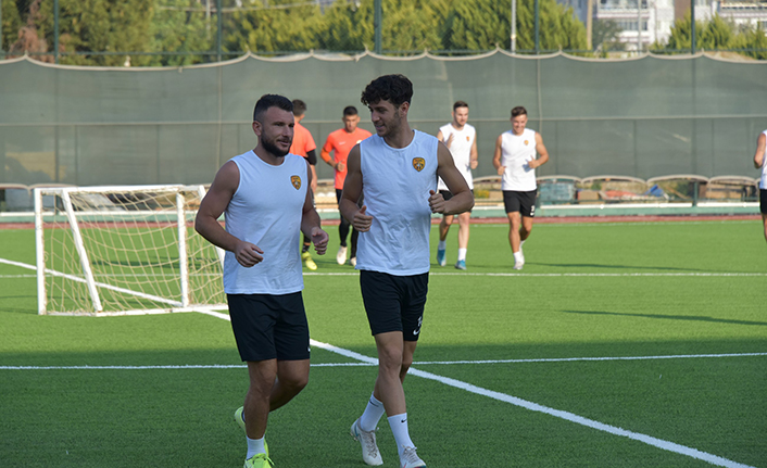 Aliağaspor FK, lige şampiyonluk parolasıyla hazırlanıyor
