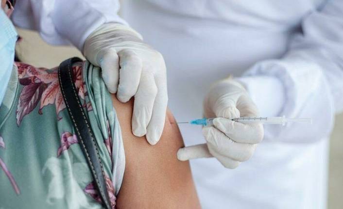 BioNTech aşısının üçüncü doz yan etkileri belirlendi