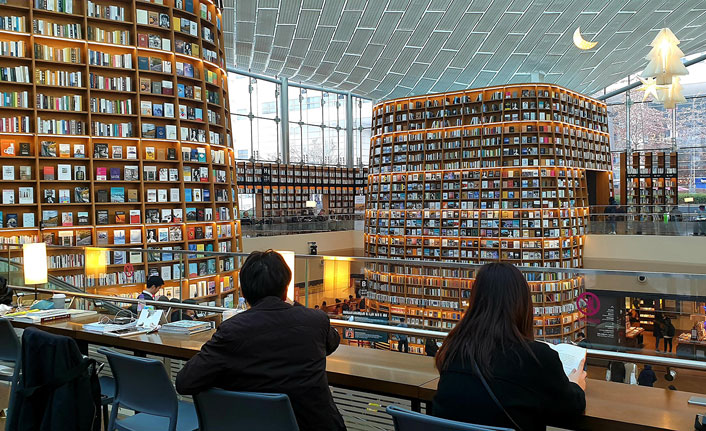 İzmir'in ilk AVM kütüphanesi açılıyor