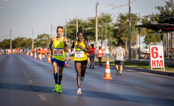 Zafer Kenya ve Etiyopyalı atletlerin