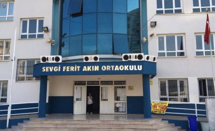 İzmir’de 41 Öğrenci Hastaneye Kaldırıldı