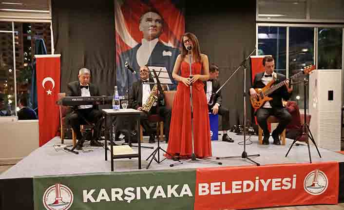 Karşıyaka'da coşku dolu Cumhuriyet kutlaması
