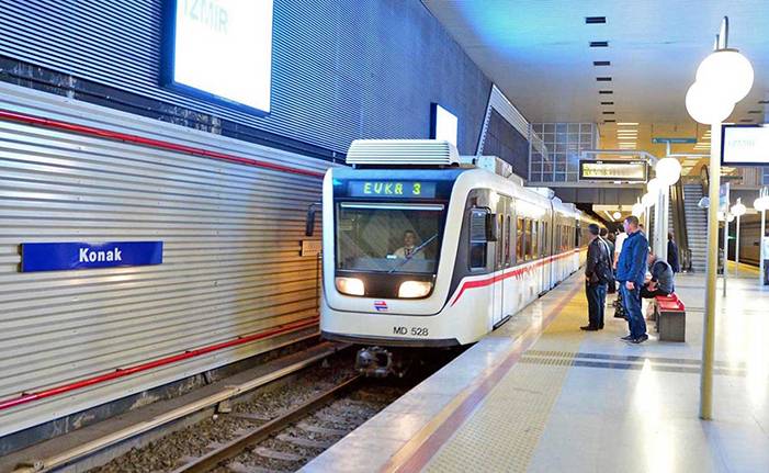 İzmir'de toplu ulaşım için 'acil eylem planı'