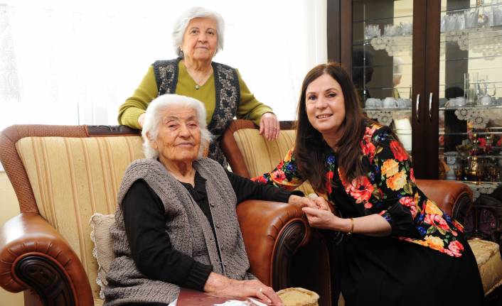 Başkan Çalkaya'dan annelere ziyaret