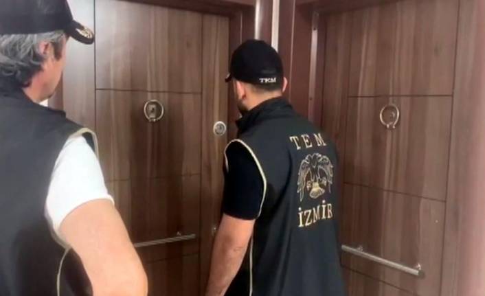 İzmir'de yine FETÖ operasyonu: 21 gözaltı