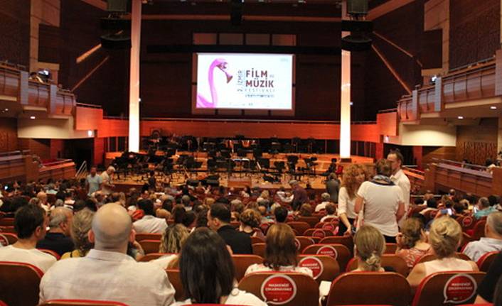 2’nci İzmir Uluslararası Film ve Müzik Festivali başladı