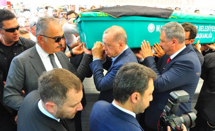 Erdoğan, Füzün'ün cenazesine katıldı