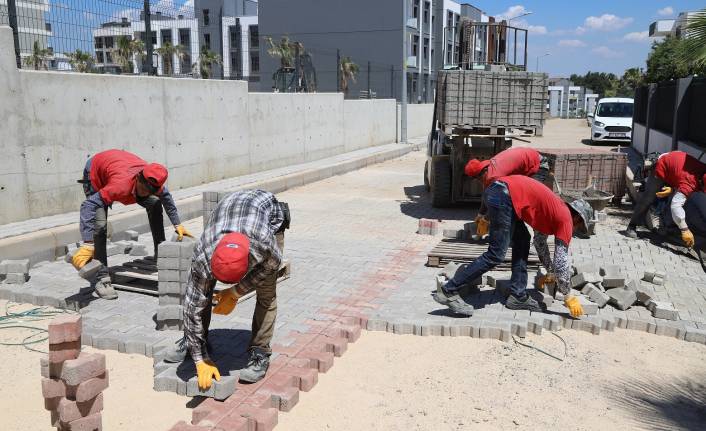 Menderes Belediyesi'nde yol onarım çalışması sürüyor